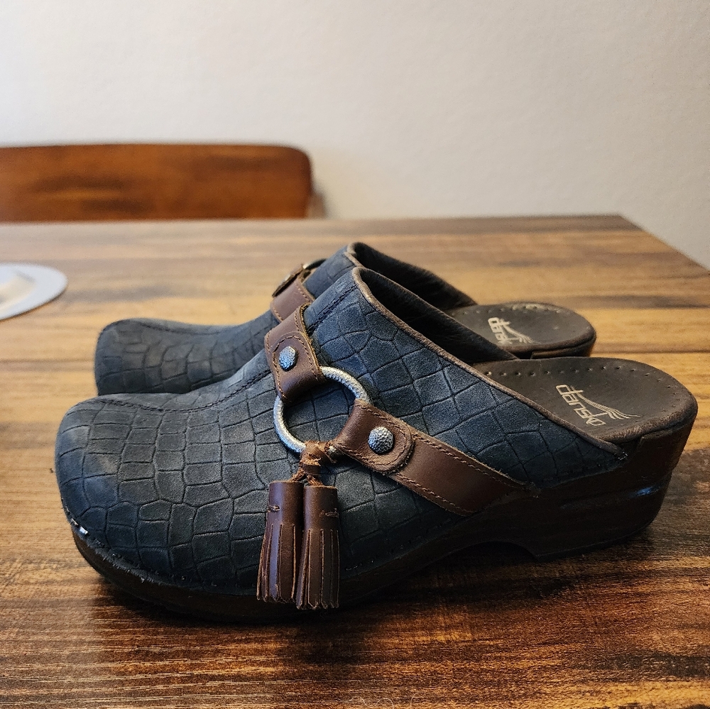 Dansko Women's Shandi Mule, Blue/Brown w/ Tassels, size 36 5.5